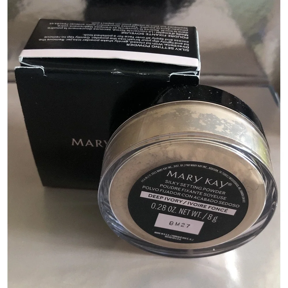Mary Kay Silky Setting Powder -Deep Ivory - 175893 New  .28 oz